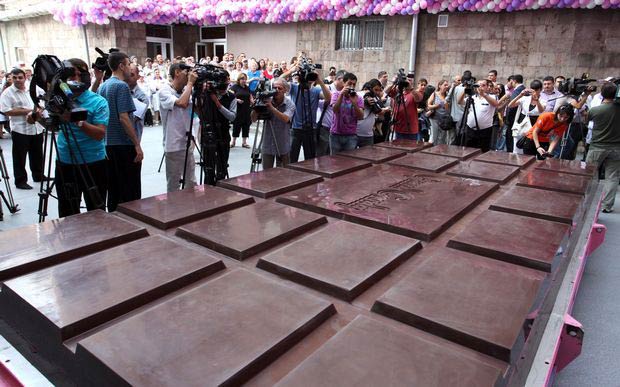 worlds-largest-chocolate-bar