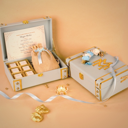luxurious baby birth announcement gifts india
